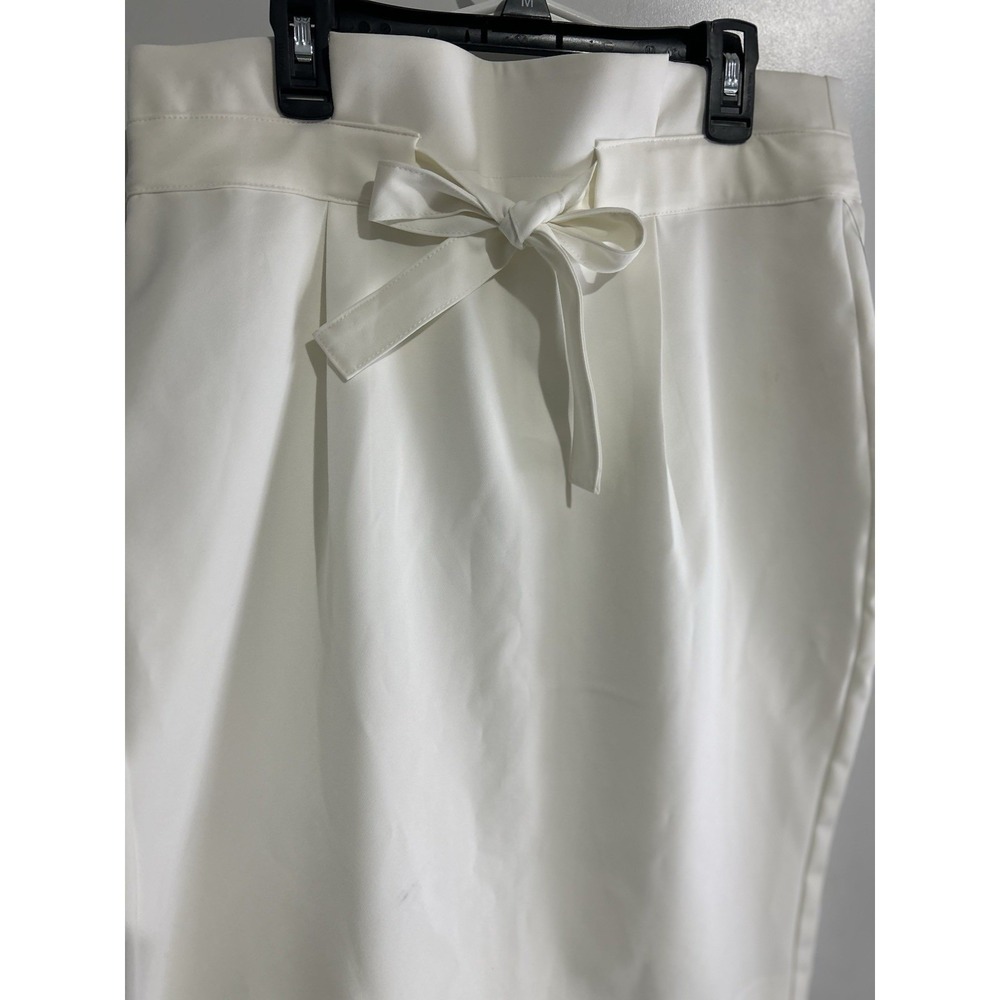 Liz Claiborne Pleated Skirt Women's 6 Career Paperbag Belted Knee Length White - Picture 2 of 12